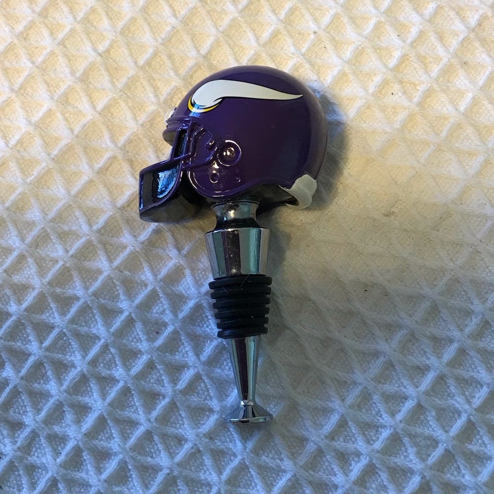 NFL Vikings Purple Football Helmet Bottle Stopper